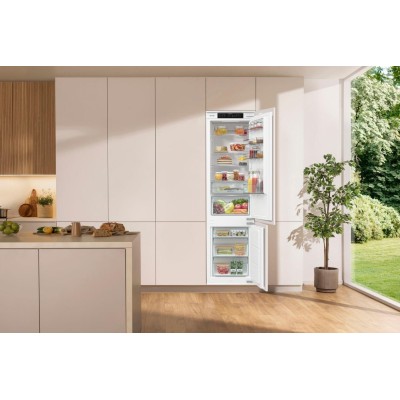 Вбуд. холодильник з мороз. камерою Gorenje, 193х55х54см, 2 двері, 208(76)л, А+, NF+, Зона св-ті, Диспл, Біли (NRKI519E41)