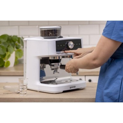 Кавоварка Gorenje ріжкова 2.5л, кавомолка 0,25л, капучинатор, кнопочне керування, білий (GSACM20W)