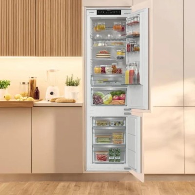 Холодильник Gorenje вбудований з нижн. мороз., 193,7x69x55см, 2 двері,284(76)л, А+, NF+, Зона св-ті, Диспл, Wi-Fi, Біли (NRKI519