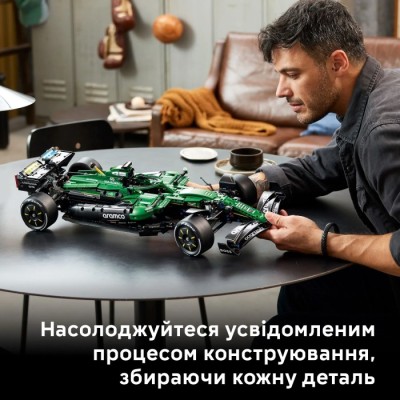 Автомобіль LEGO® Technic «Формули-1» Aston Martin Aramco AMR25 (42240)