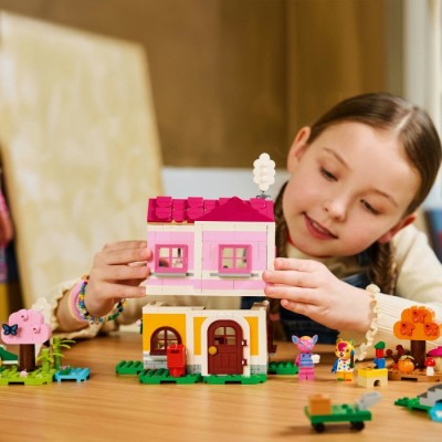 Конструктор LEGO® Animal Crossing Творчі будинки: сезони розваг (77057)