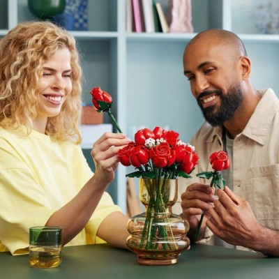Конструктор LEGO® Botanicals Букет троянд (10328)