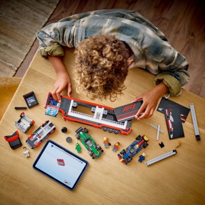 Конструктор LEGO® City Вантажівка F1 з автомобілями RB20 та AMR24 (60445)