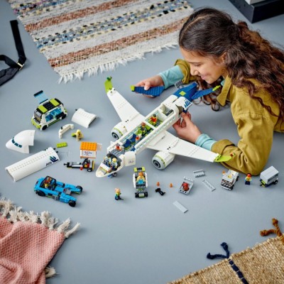 Конструктор LEGO® City Пасажирський літак (60367)