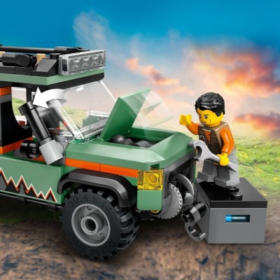 Конструктор LEGO® City Позашляхова гірська вантажівка 4x4 (60447)