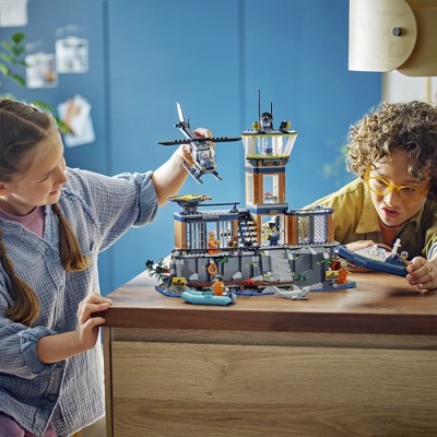 Конструктор LEGO® City Поліцейський острів-в'язниця (60419)