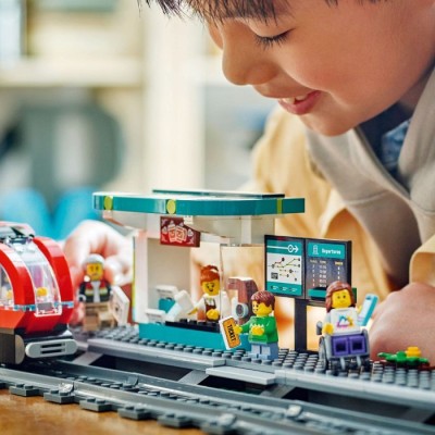 Конструктор LEGO® City Трамвай і вокзал у центрі міста (60423)