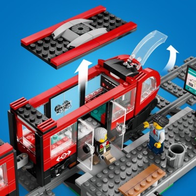 Конструктор LEGO® City Трамвай і вокзал у центрі міста (60423)
