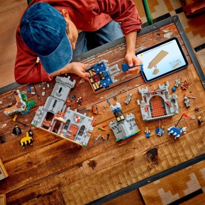 Конструктор LEGO® Creator Середньовічний замок із лицарем на коні (31168)