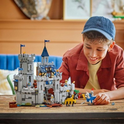 Конструктор LEGO® Creator Середньовічний замок із лицарем на коні (31168)