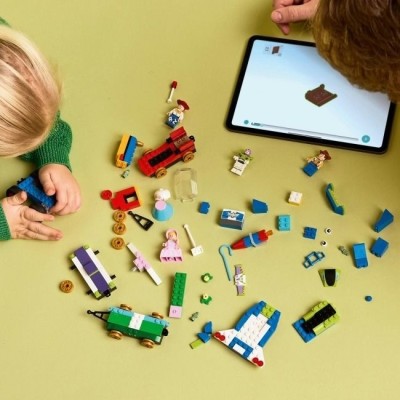 Конструктор LEGO® Disney Pixar Святкування з Історії Іграшок: потяг і авто для перегонів (43264)