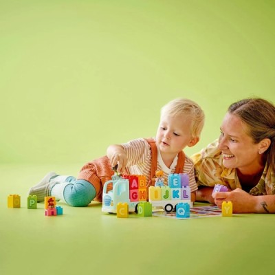 Конструктор LEGO® DUPLO Town Вантажівка з алфавітом (10421)