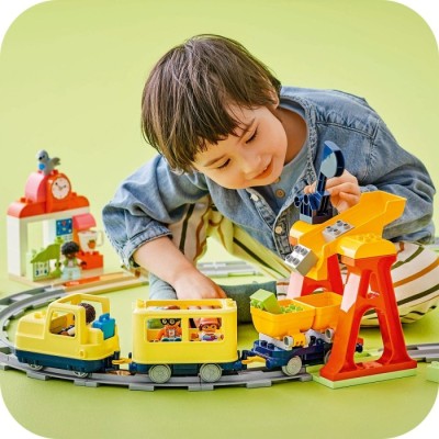 Конструктор LEGO® DUPLO Великий інтерактивний громадський потяг (10428)