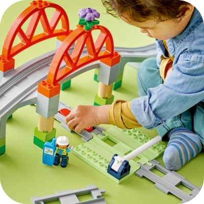 Конструктор LEGO® DUPLO Додатковий набір. Залізничний міст і колії (10426)