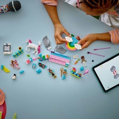 Конструктор LEGO® Friends Костюмована вечірка з єдинорогом і феєю (42661)