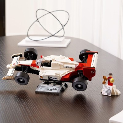 Конструктор LEGO® Icons McLaren MP4/4 і Айртон Сенна (10330)