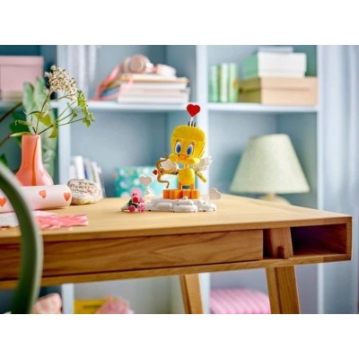 Конструктор LEGO® Icons Милий птах Твіті (40824)