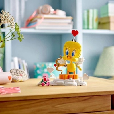Конструктор LEGO® Icons Милий птах Твіті (40824)