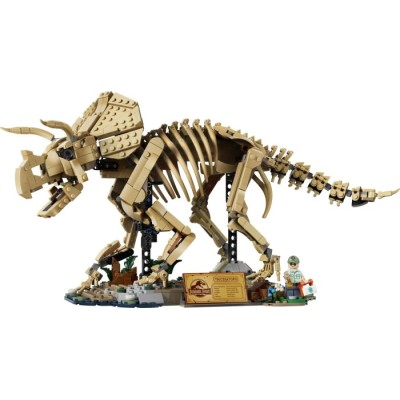 Конструктор LEGO® Jurassic World Скамʼянілості динозаврів: трицератопс (77985)