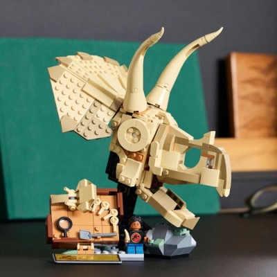 Конструктор LEGO® Jurassic World Скамʼянілості динозаврів: череп трицератопса (76969)