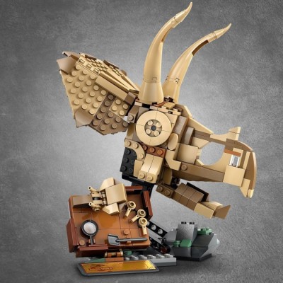 Конструктор LEGO® Jurassic World Скамʼянілості динозаврів: череп трицератопса (76969)