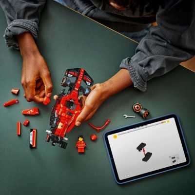 Конструктор LEGO® Speed Champions Автомобіль для перегонів F1® Ferrari SF-24 (77242)