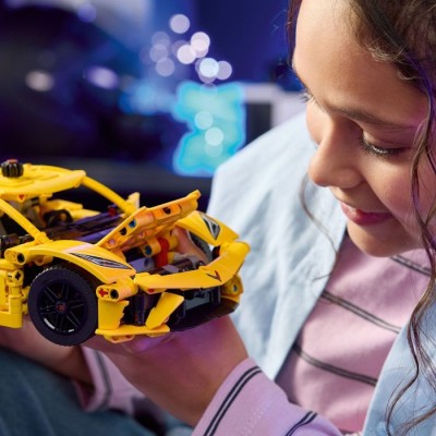 Конструктор LEGO® Technic Chevrolet Corvette Stingray (42205)