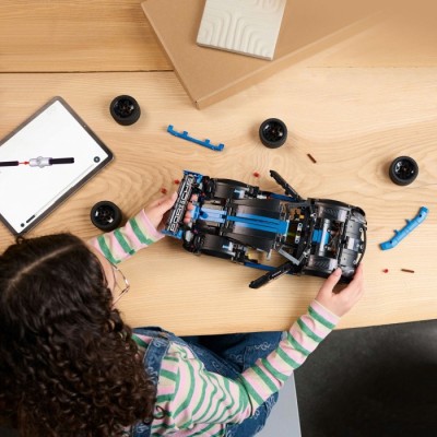 Конструктор LEGO® Technic Автомобіль для перегонів Porsche GT4 e-Performance (42176)